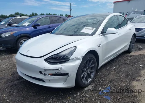 2020 Tesla Model 3 Standard Range Plus Rear-Wheel Drive/Standard Range Rear-Wheel Drive z USA, uszkodzony, nr VIN 5YJ3E1EA7LF706944